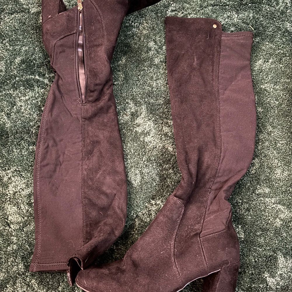 Liz Claiborne Black Over the Knee Boots Sleek Suede Design